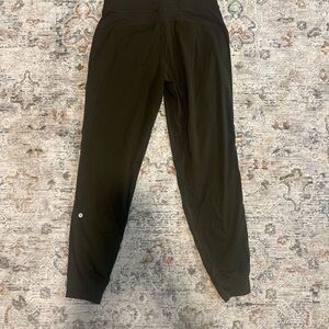 Lululemon size 8 green joggers
